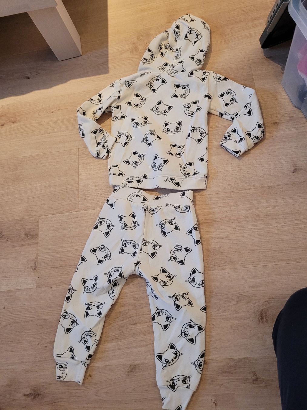 Pyjamas & Ähnliches: 2 Teiler Gr. 92 – Gebraucht aus Lupsingen von sta_wgg5 3