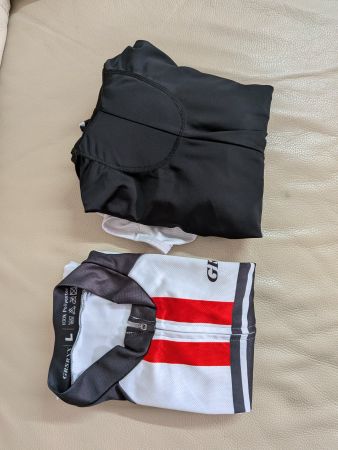 Velo Trikot und Hose