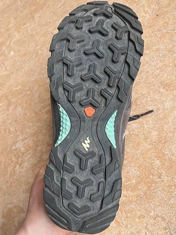 Decathlon Chaussures femmes: Quechua Wanderschuhe / Trekkingschuhe, kaum benutzt – D'occasion à Dornach par nic_lgb7 3