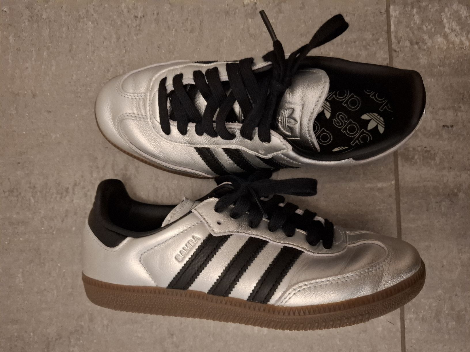 Adidas Scarpe da donna: Adidas Samba silber/schwarz Grösse 38 – Usato da Binningen venduto da npr_6f96 2