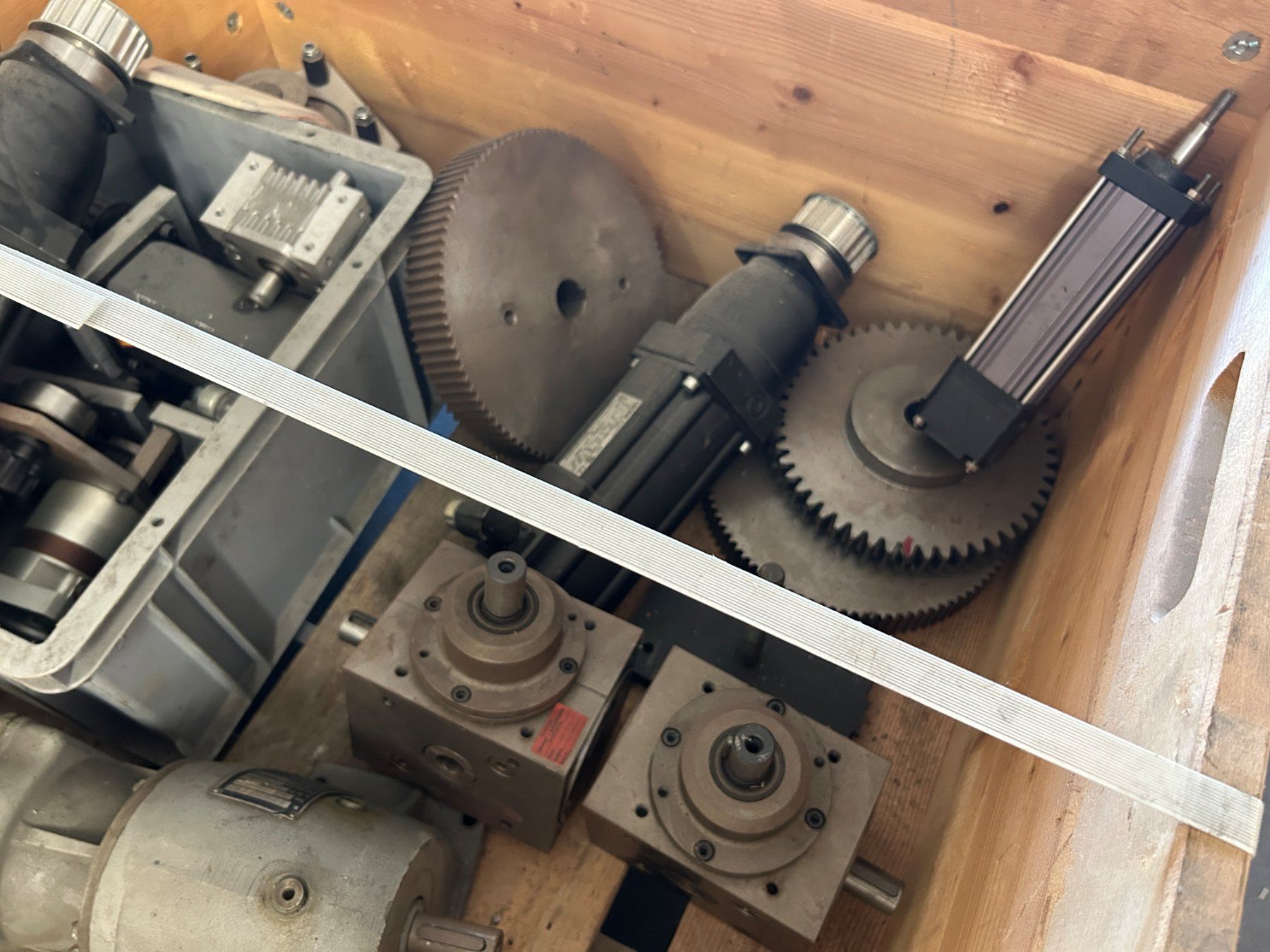 Moteurs: Posten Getriebe Motore – D'occasion à Zofingen par Maschinenfabrik 2