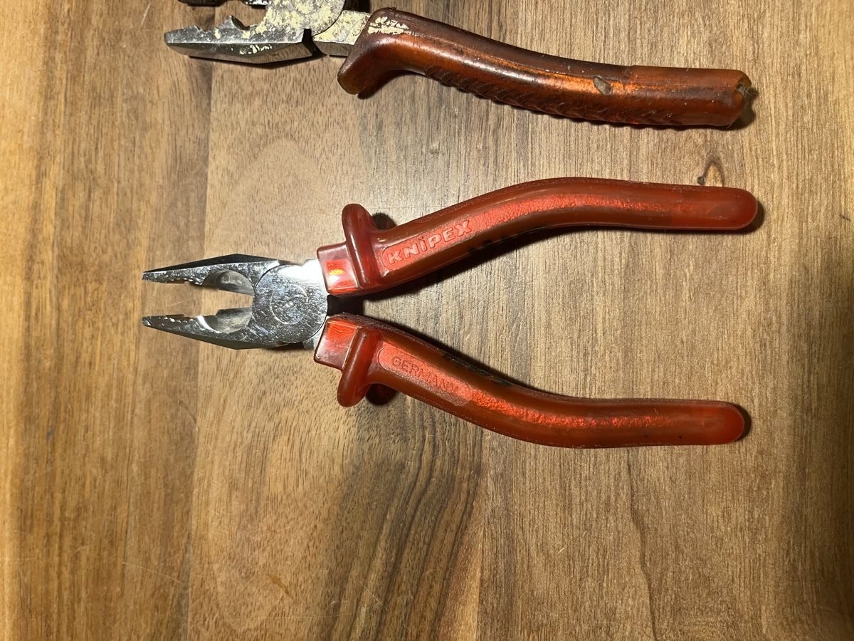 Knipex Tutti gli attrezzi: Kombizange 2 Stk. KNIPEX Germany gebraucht – Usato da Würenlos venduto da KLG_3TBs 1