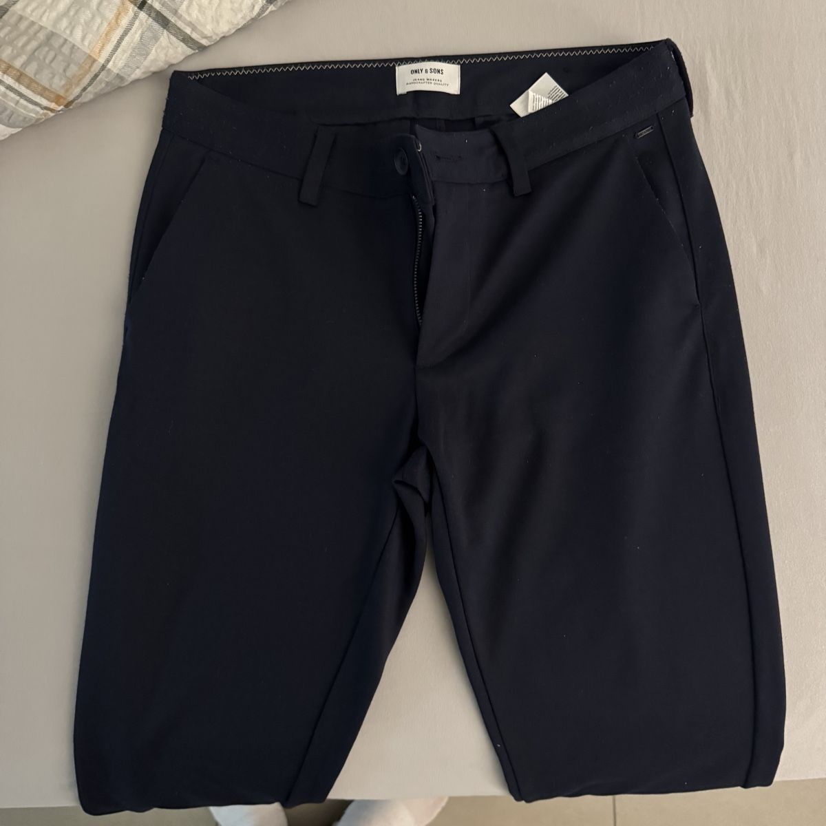 Pantaloni: Elegante Hose dunkelblau 32/34 – Usato da Hinwil venduto da norisenya