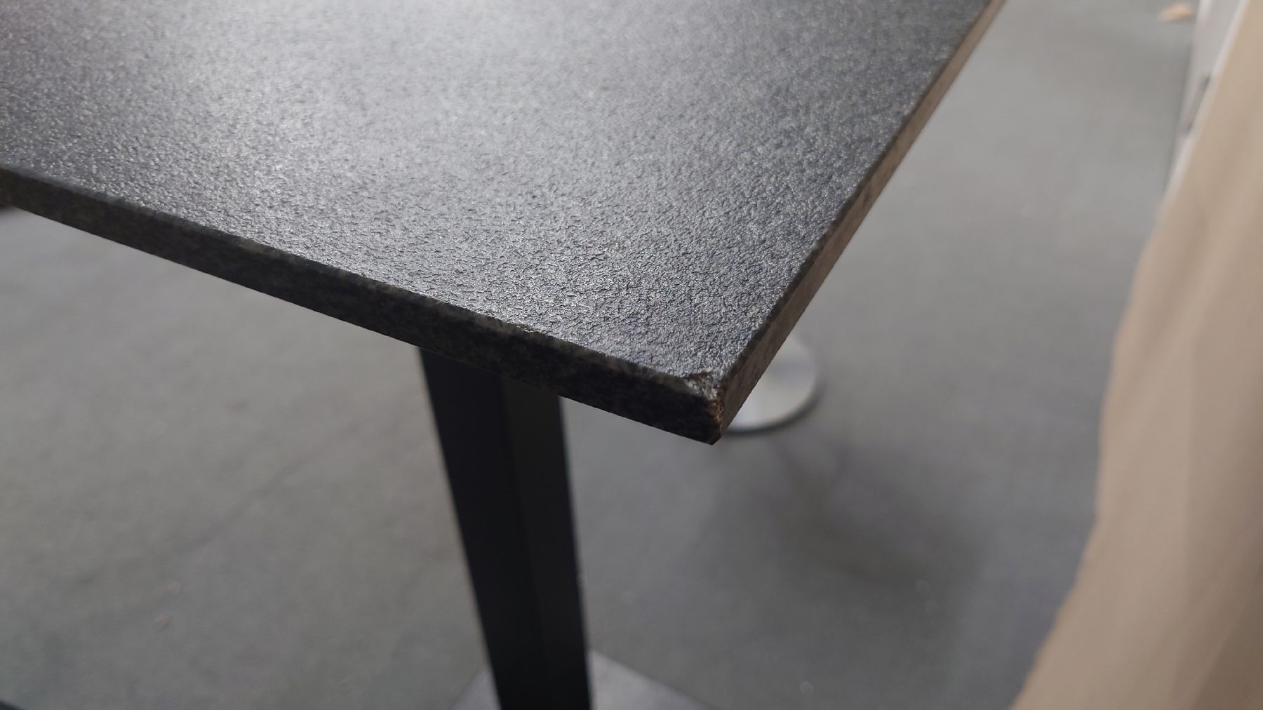 Tables: Barhocker Stehbar Pedro Miralles  – D'occasion à St. Gallen par Second-Life 4