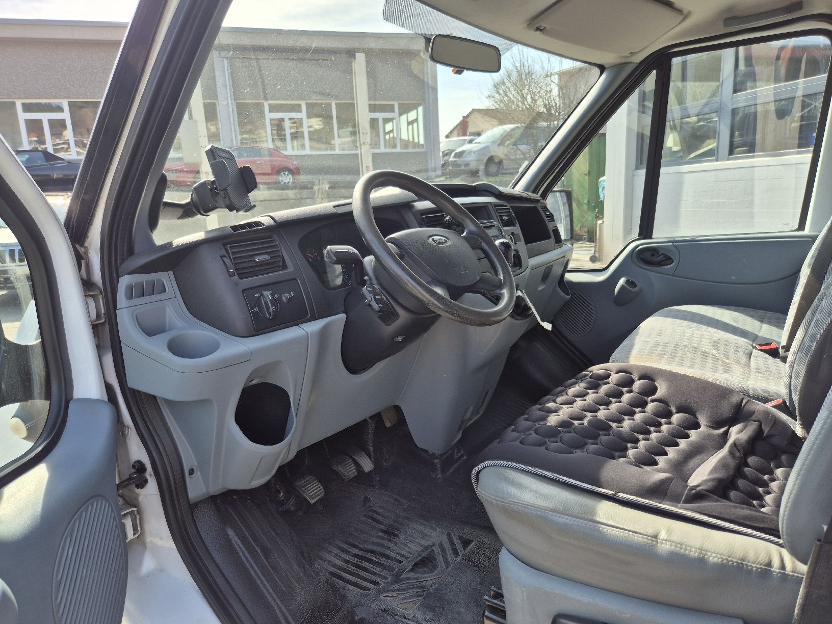 Ford Véhicules utilitaires: Ford Transit 350M – D'occasion à Weiningen TG par Abcde2 3