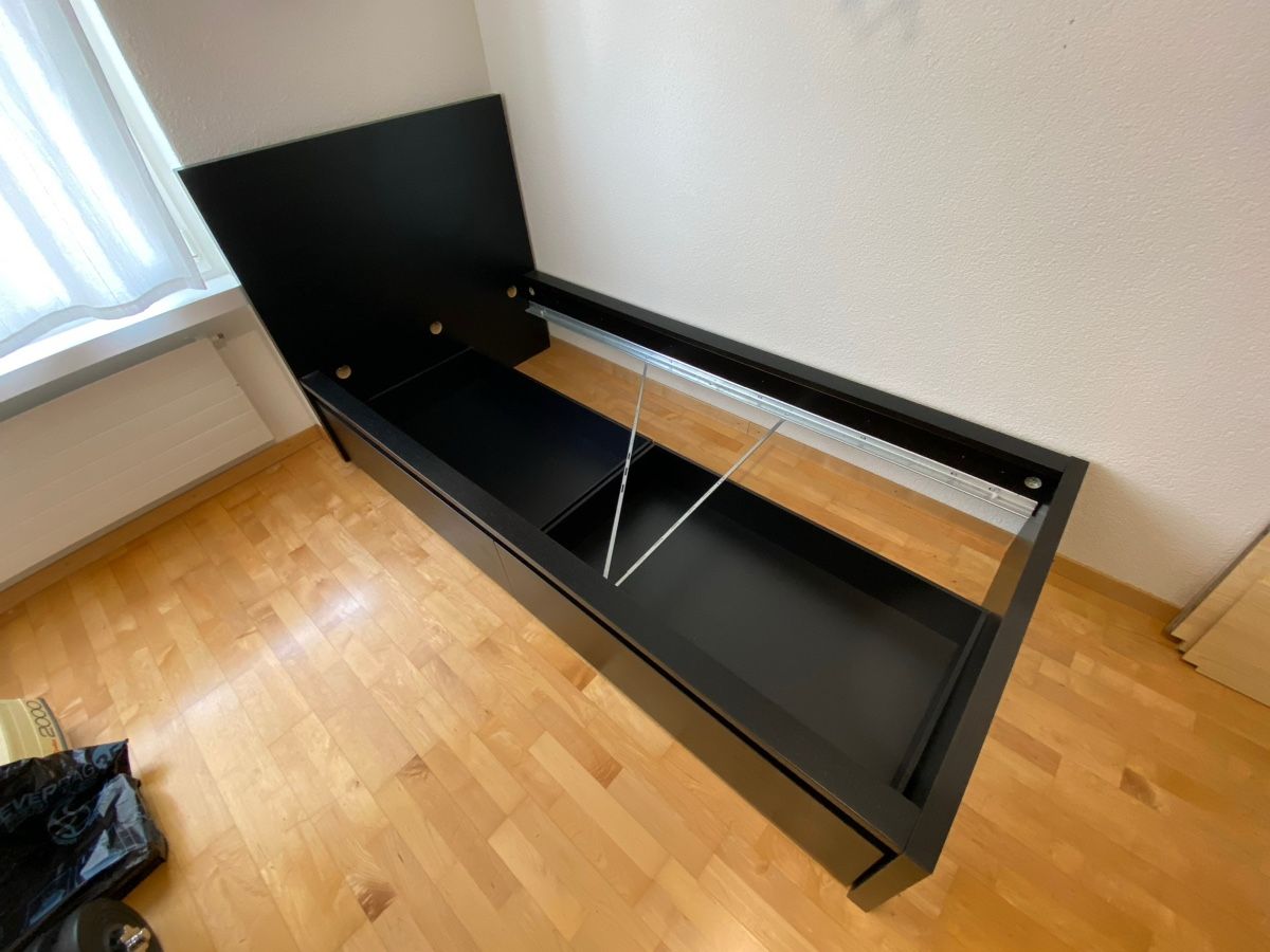 Ikea Letti: IKEA MALM 90x200 Bett mit Schuhbladen – Usato da Oberrieden venduto da Candystorerocks 1