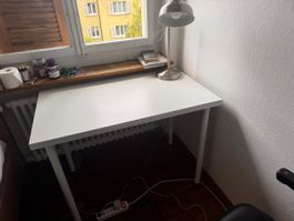 Schreibtisch