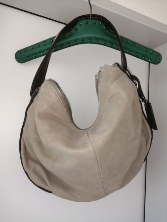 Damentasche aus Leder. Cоccinelle