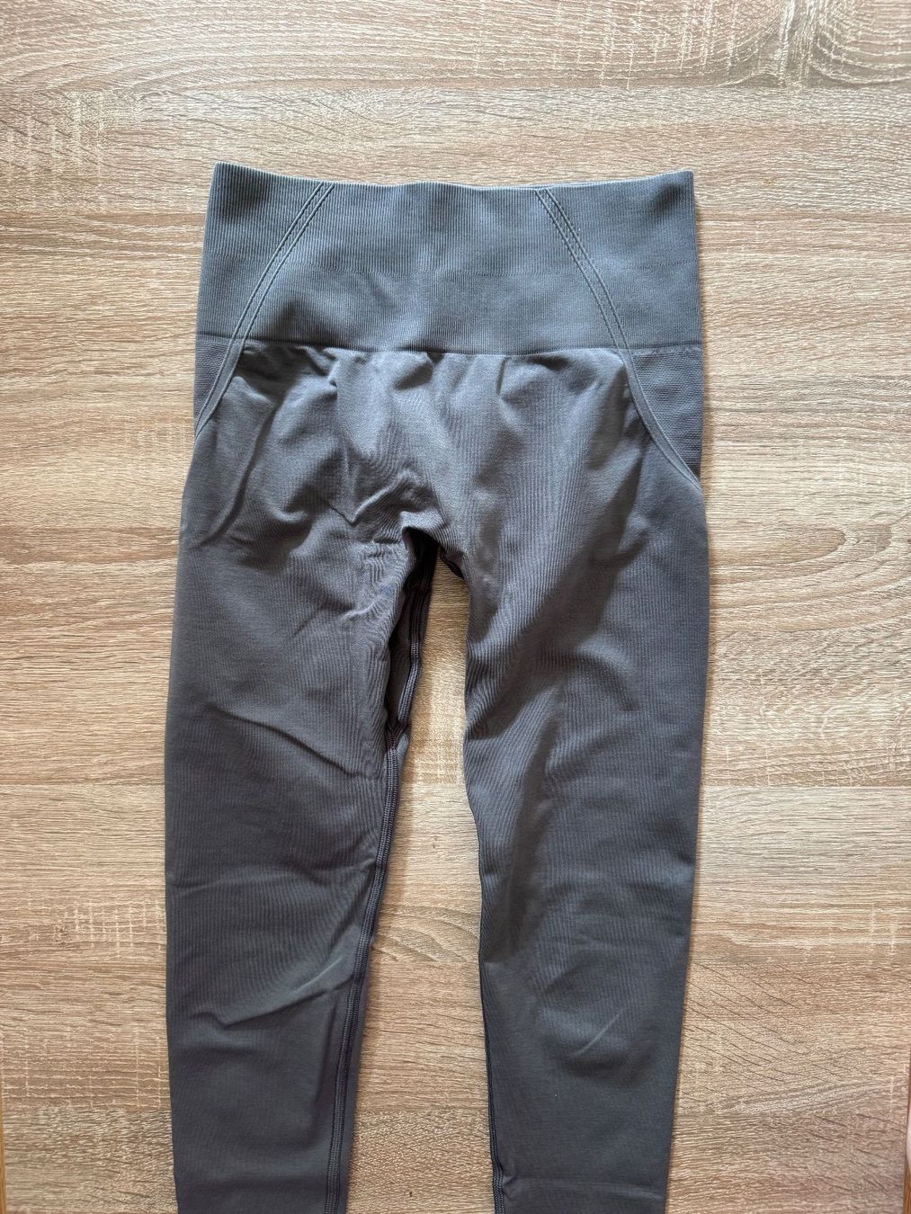 Leggings: Oner Active Effortless Seamless Leggings | Ash Grey - S – Nuovo (secondo la descrizione) da Zürich venduto da SNovo 1
