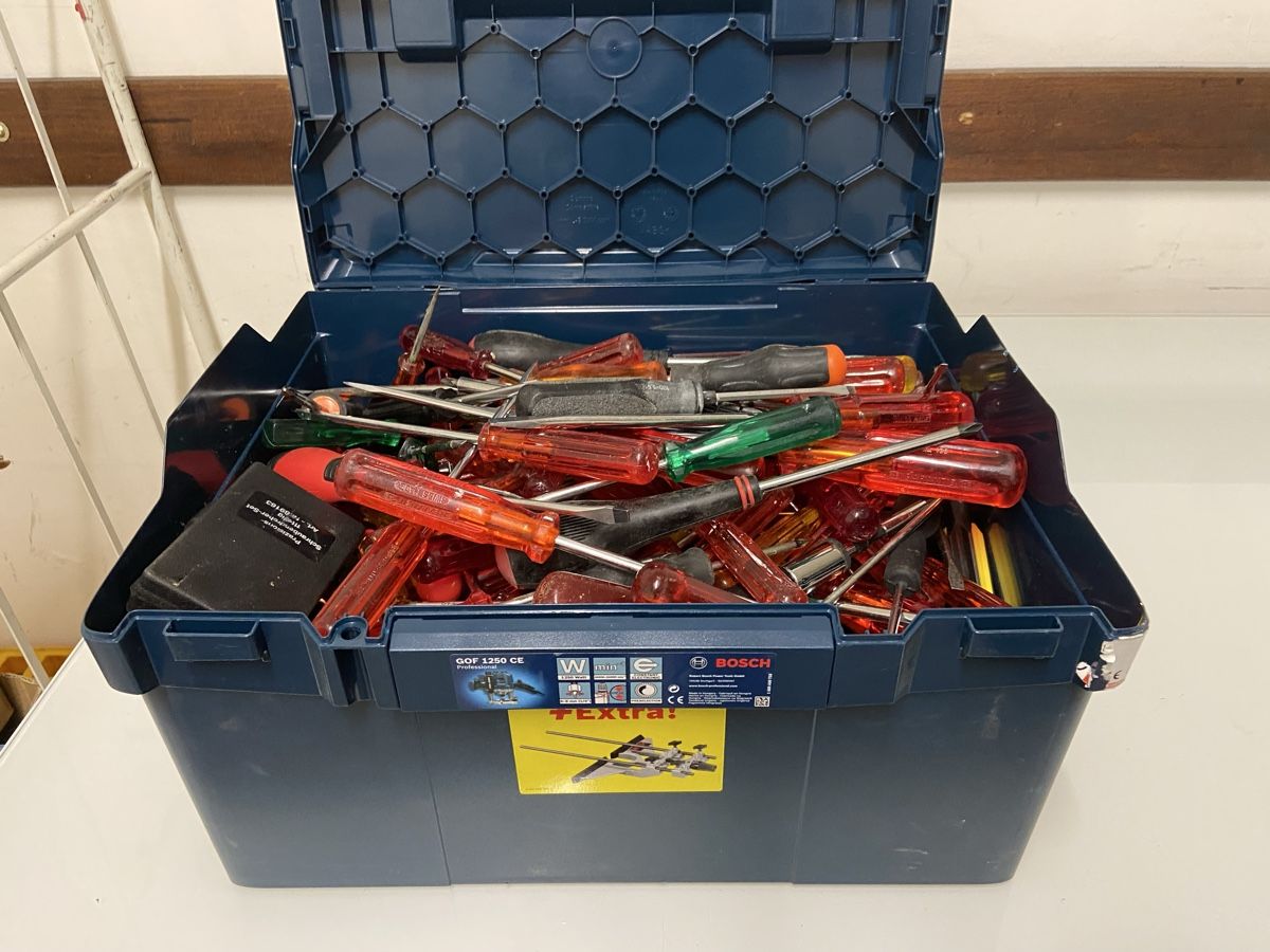 Tutti gli attrezzi: Grosse Lot Schraubenzieher  – Usato da Dietikon venduto da brocki-eyra