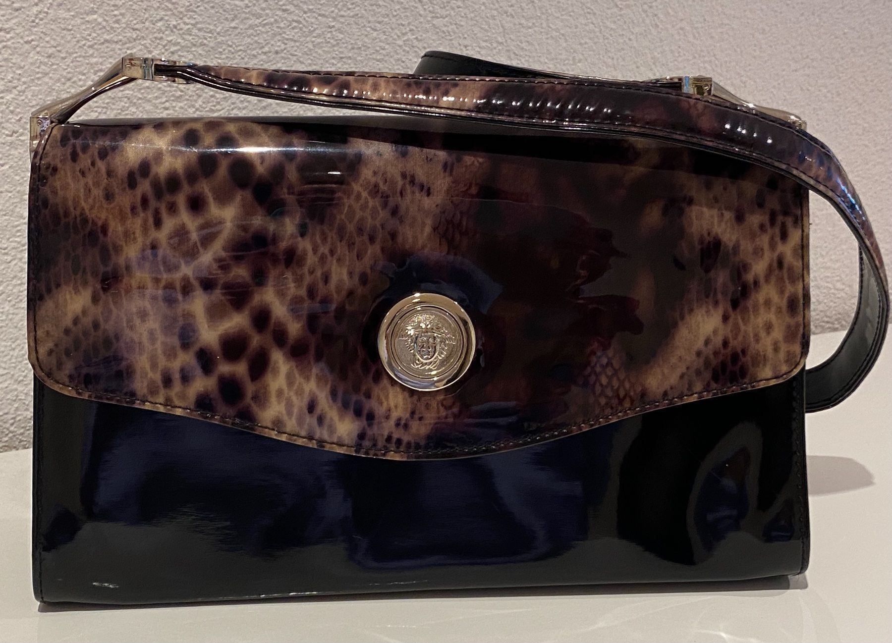 Borse da donna: Schultertragtasche Lack – Usato da Matten b. Interlaken venduto da kero71 1