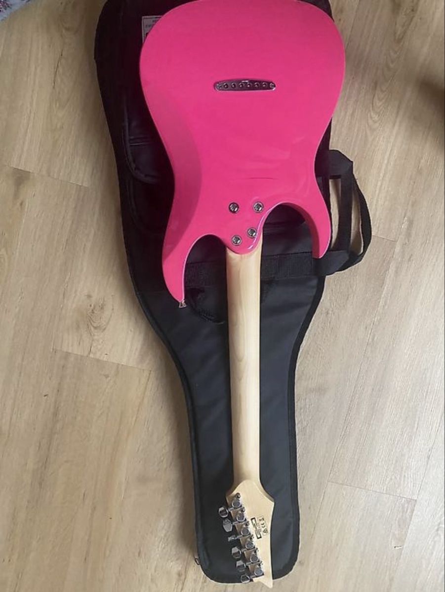 Ibanez Strumenti musicali: Ibanez Gio eGitarre Pink – Usato da Zürich venduto da Amos23 4