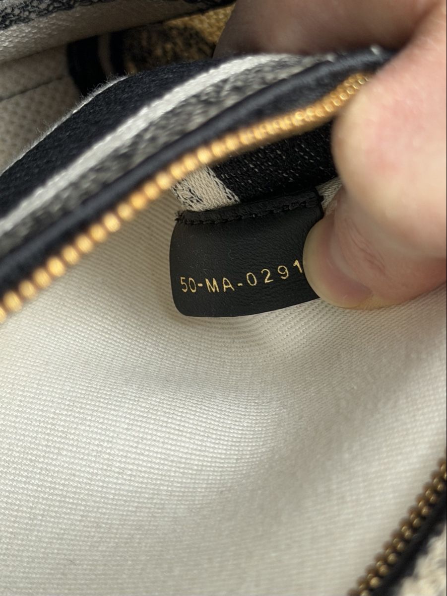 Dior Sacs femmes: NEW Lady Dior D-Lite Tasche – Neuf avec emballage d'origine à Vacallo par kellyyy 8