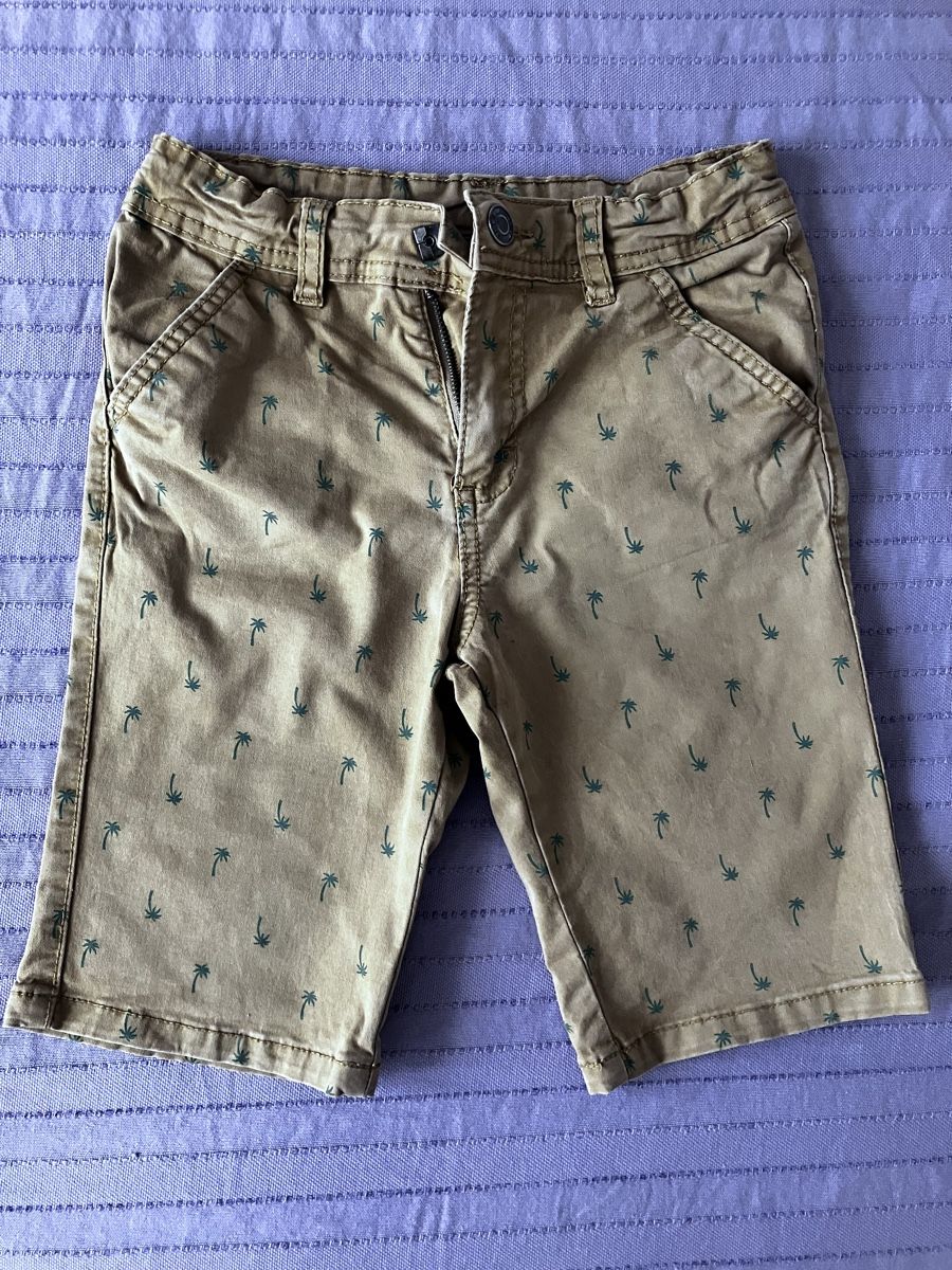Pantalons: Kurze Hose Kinder 122 – D'occasion à Gümligen par svaud