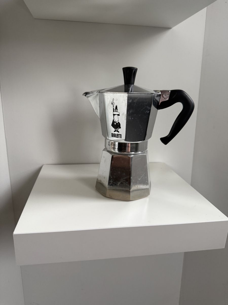 Bialetti Macchine per caffè & Macchine per espresso: Bialetti Moka Express - Italian Coffee Maker – Usato da zug venduto da Inaar