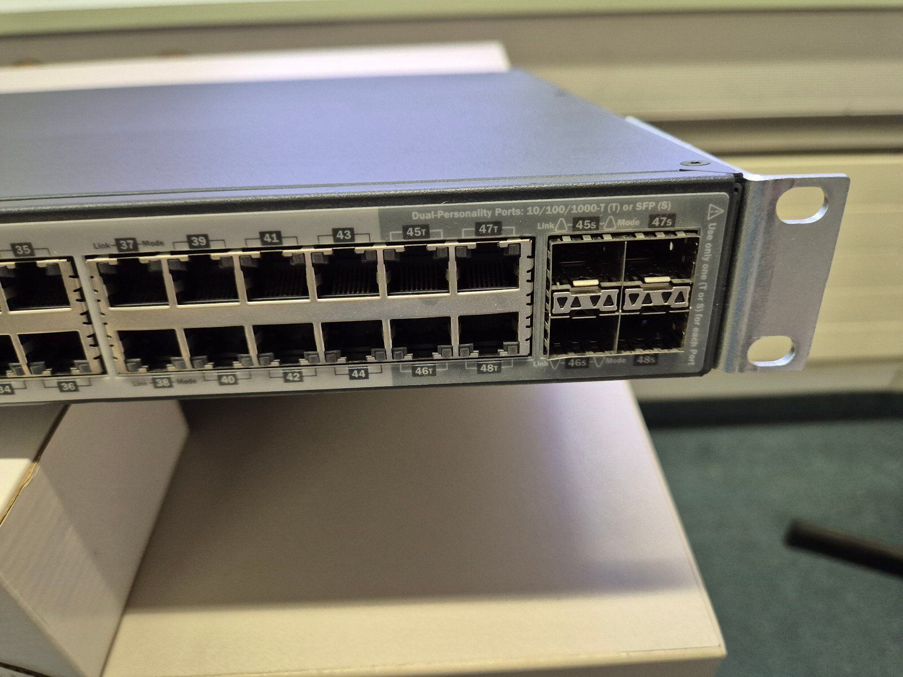 Hewlett Packard Hub & Switch: HP 2910al-48G Switch (J9147A) – Usato da Eichberg venduto da Odines 1