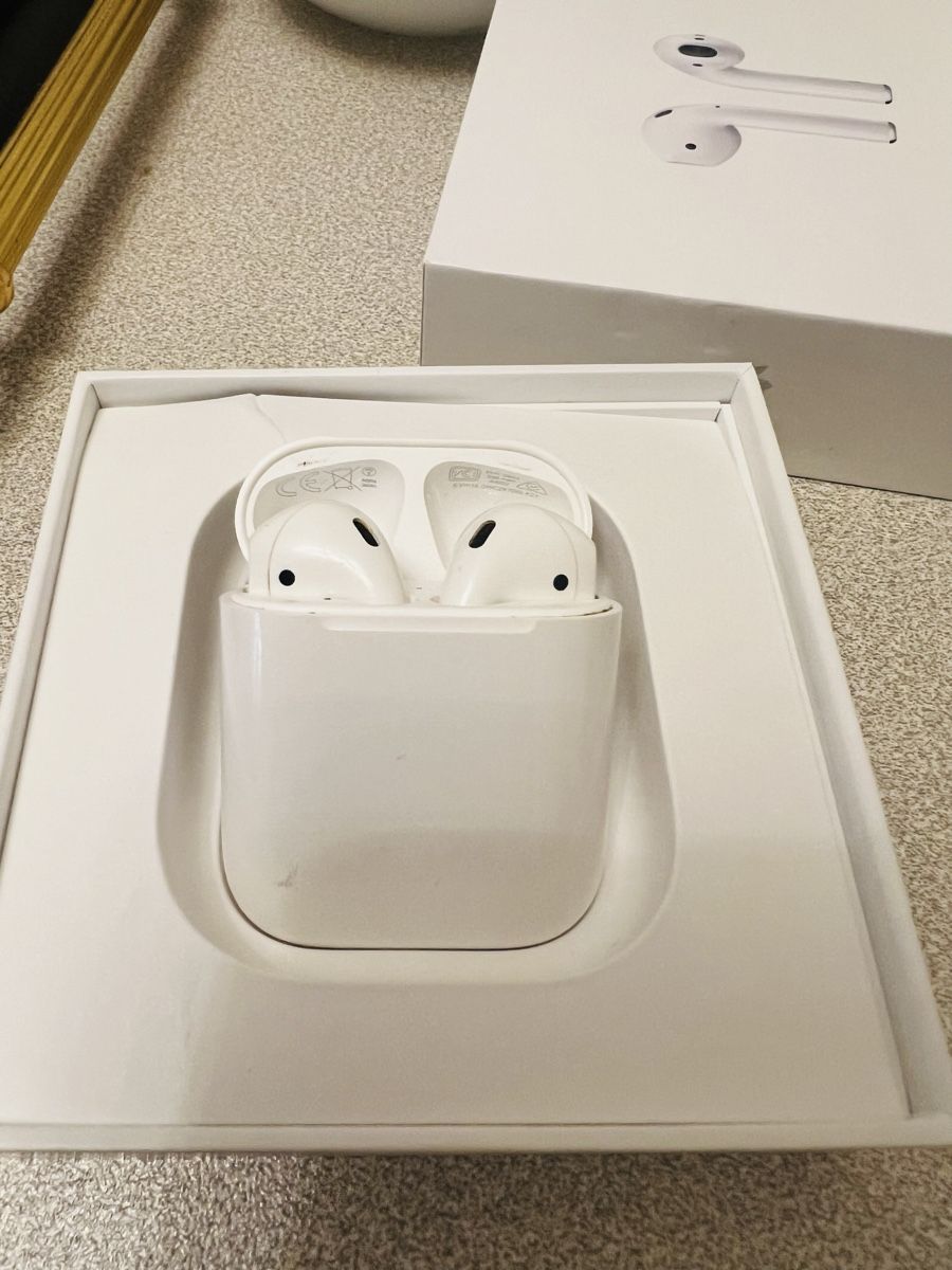 Apple Cuffie: Airpods – Usato da Grenchen venduto da rom_xq5z