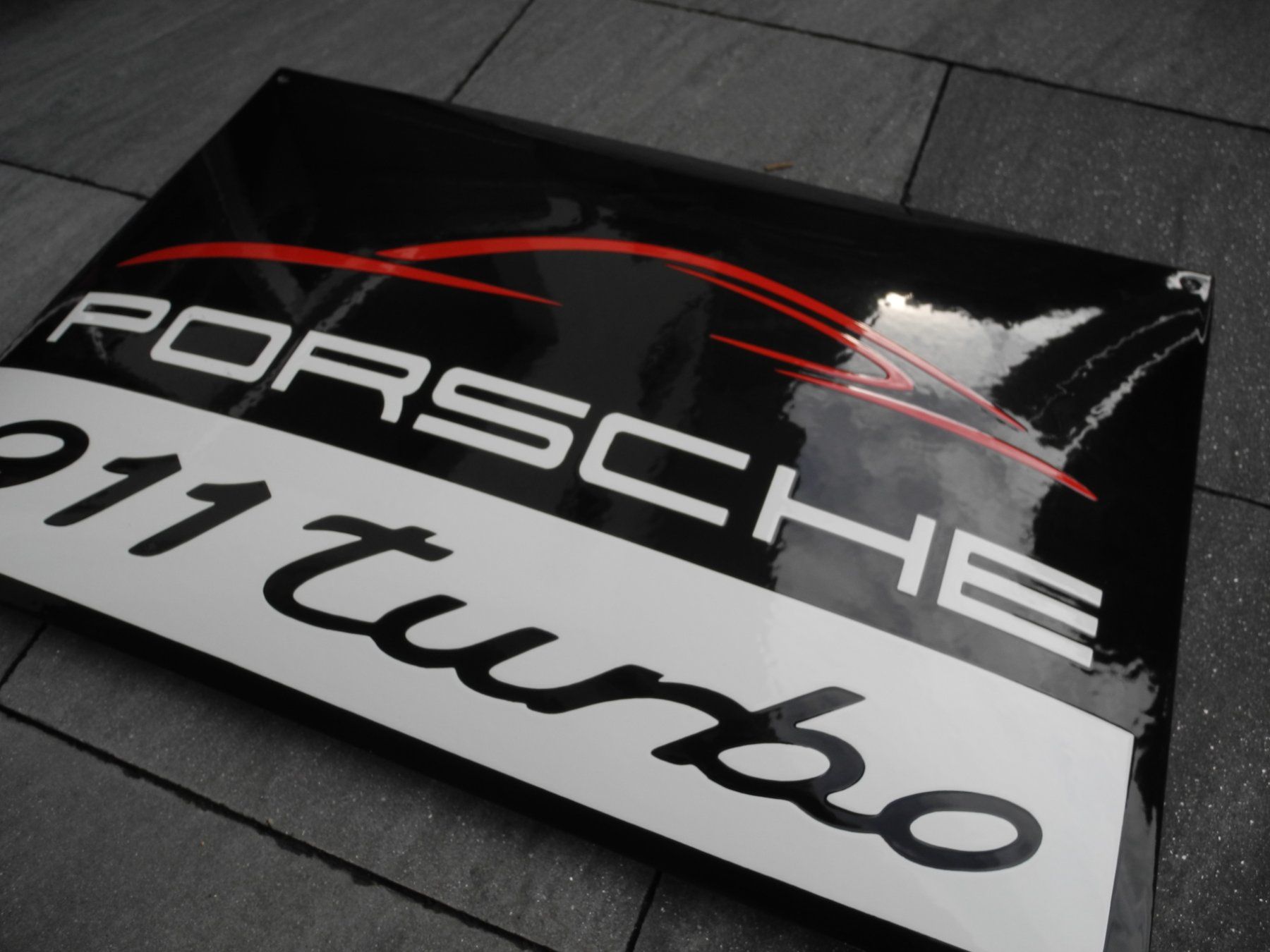 Porsche Insegne: PORSCHE 911 TURBO – Usato da Reinach AG venduto da Huckleberrysix 2