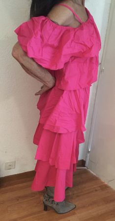 Pinkes gestuftes Partykleid – Größe 38