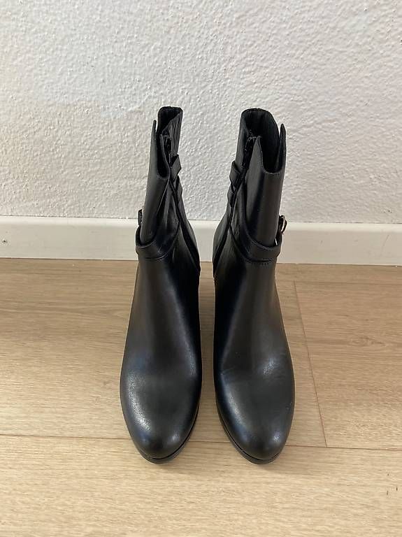 Max Mara Scarpe da donna: Max Mara Weekend Stiefeletten (Gr. 38) NEU – Usato da Thalwil venduto da Luninul 1