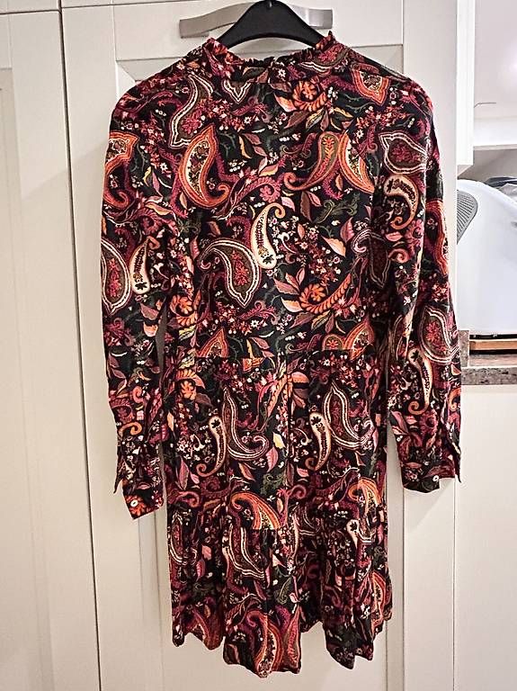 Vestiti: Stradivarius Kleid, Grösse M, Muster top! – Usato da Oftringen venduto da Solima 2