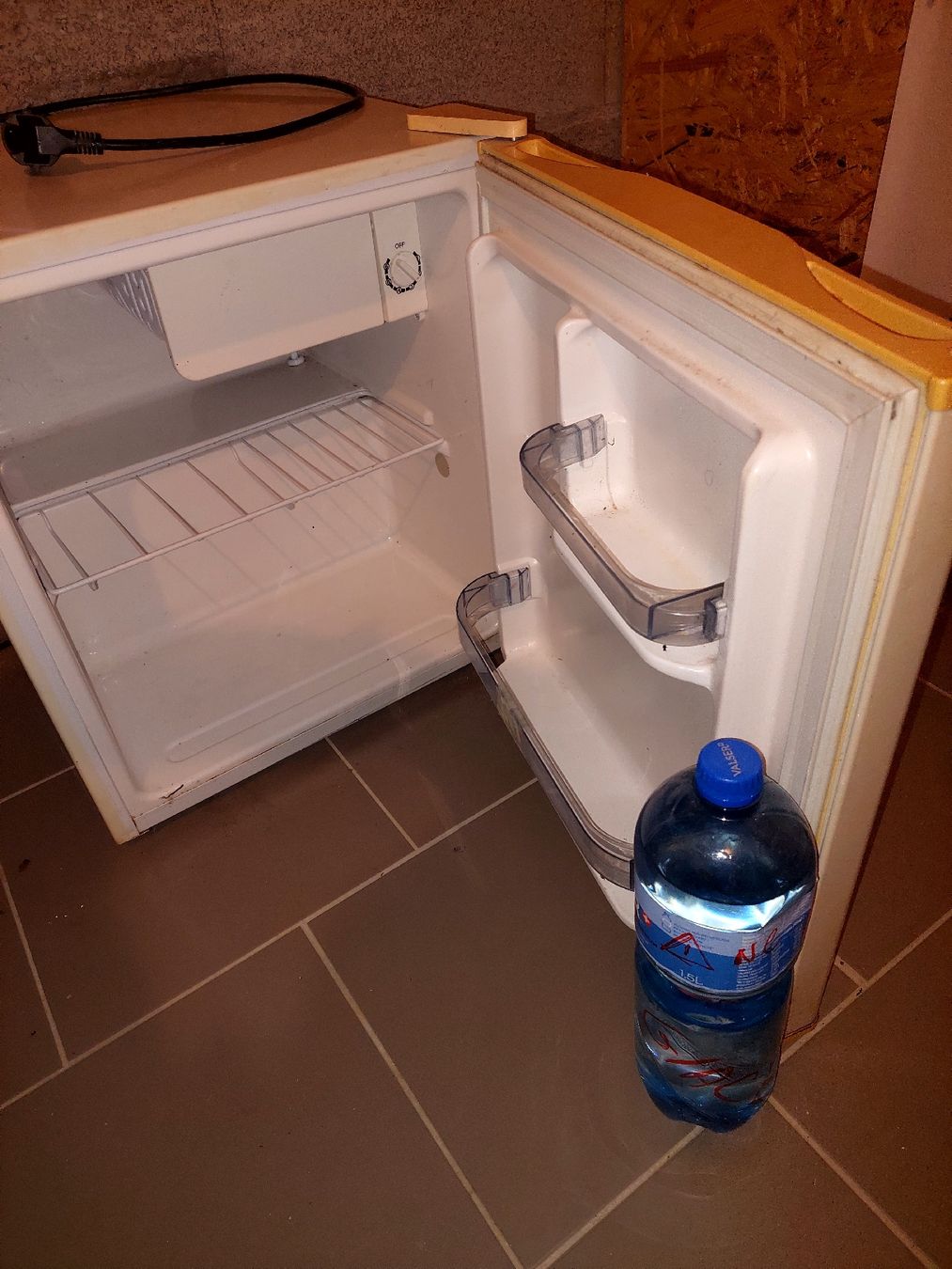 Réfrigérateurs: mini frigo 230v – D'occasion à Les Cullayes par numberjacke 2