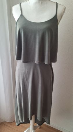 NEW LOOK Vokuhila-Kleid olive, Grösse S