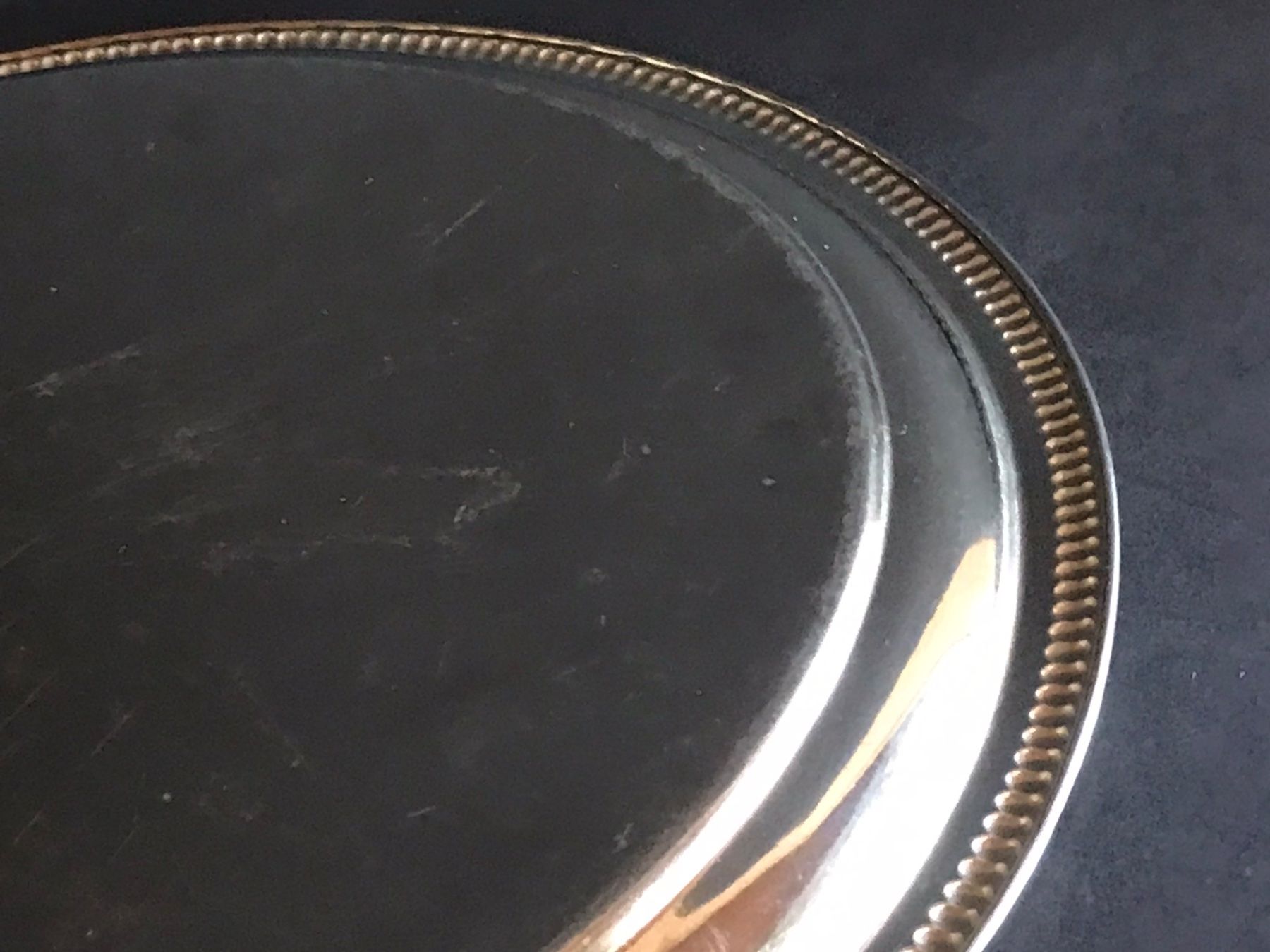Piatti di portata: Serviertablett Serviertableau Servierbrett Silberoptik 35 cm – Usato da Däniken SO venduto da allerlei54 8