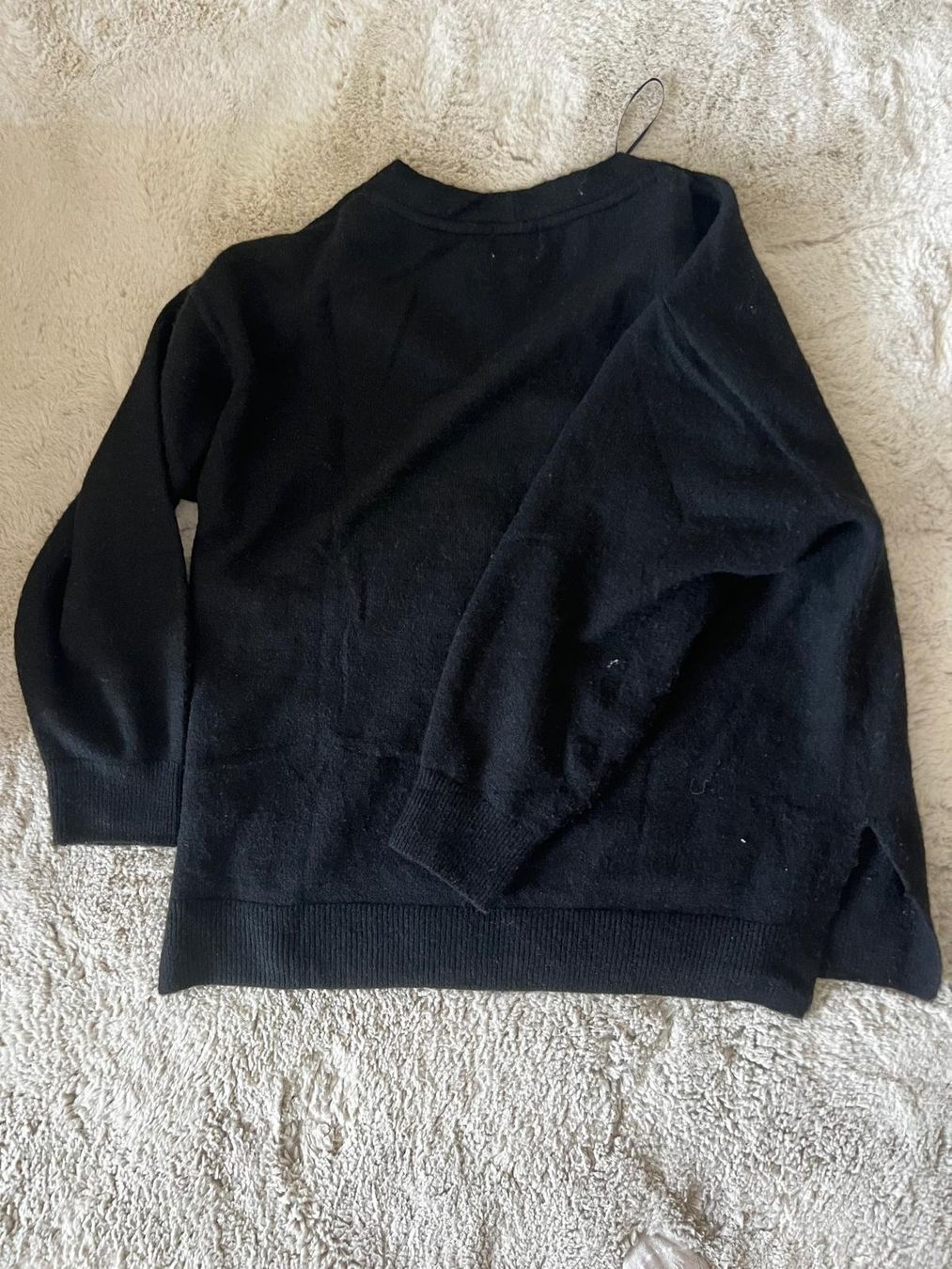 H&M Maglioni & Felpe: Schwarzer Oversized Pullover V-Ausschnitt Gr. M – Usato da Zürich venduto da lexi_alex 1