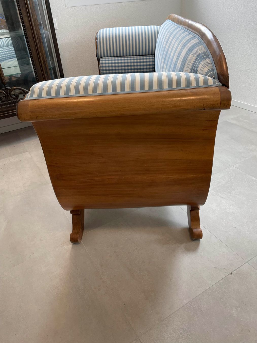 Sofas: Magnifique canapé ancien refait – D'occasion à Auvernier par pipaille 3