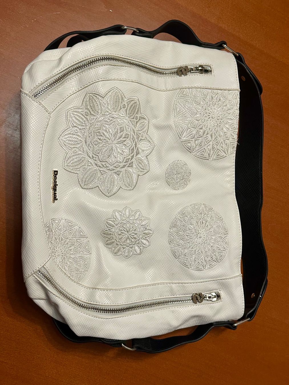 Desigual Sacs femmes: Borsa Desigual – D'occasion à Mezzovico par rob_7lck 2