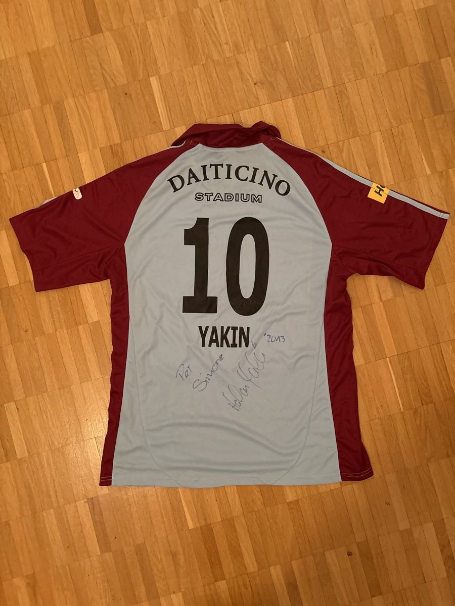 Adidas Canottiere & Pantaloni: Matchworn signed Hakan Yakin AC Bellinzona – Usato da Castione venduto da REER