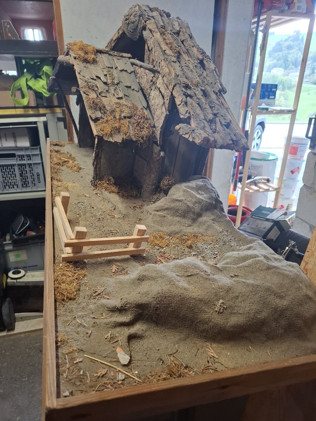 Toutes les décorations: Weihnachtskrippe aus Holz mit Rinde, handgefertigt, gebrauch – D'occasion à Oberegg par Mainecoonvonguisan 2