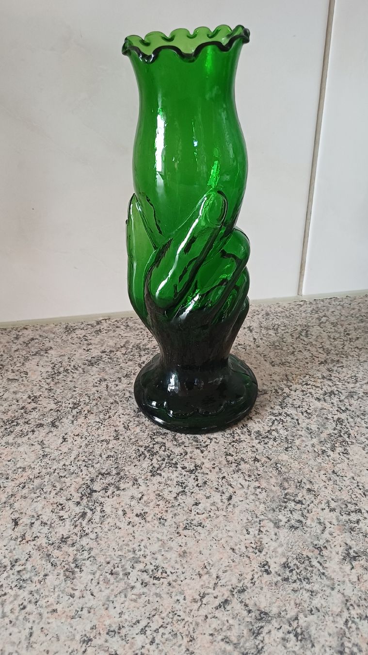 Vasen & Gefässe: Schöne Hand Vase – Gebraucht aus Flawil von Naphtali
