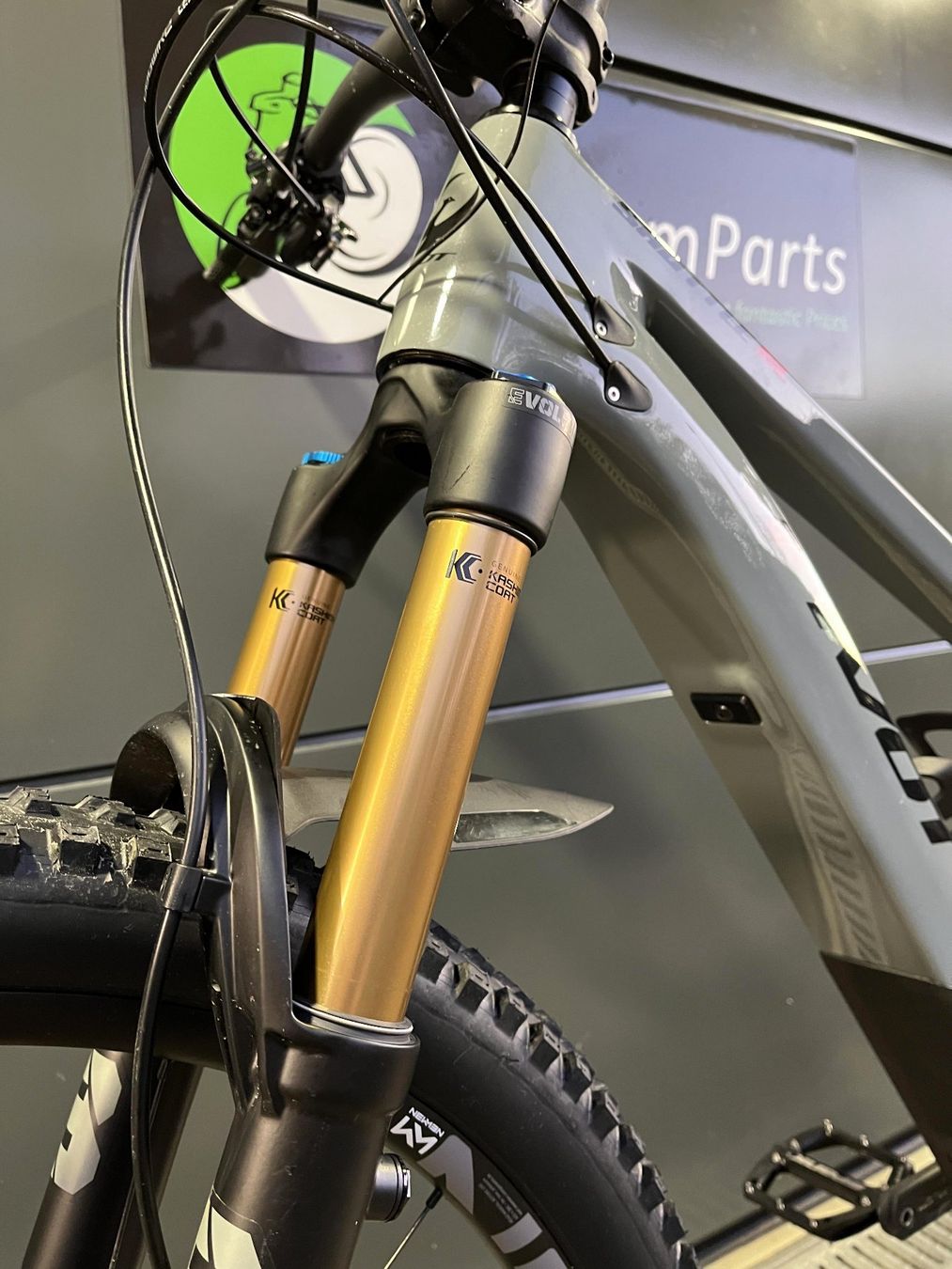 Vélos: *Pivot Shuttle SL Pro Light Enduro E-MTB Carbon – Neuf (Voir description) à Hausen AG par Dream_Parts 3