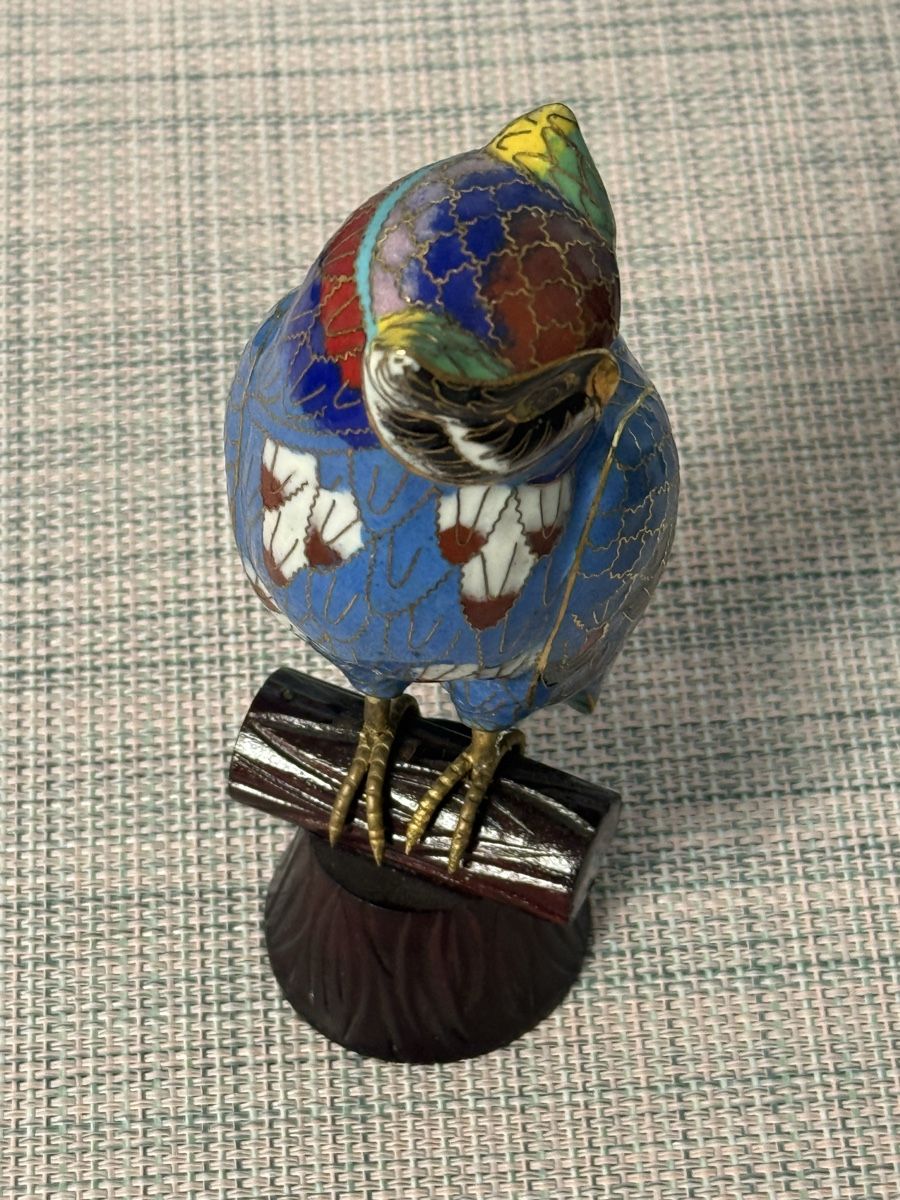 Statuette: Cloisonné Eule auf Holzsockel, China, 17 cm – Usato da Grenchen venduto da swiss.antiques 2