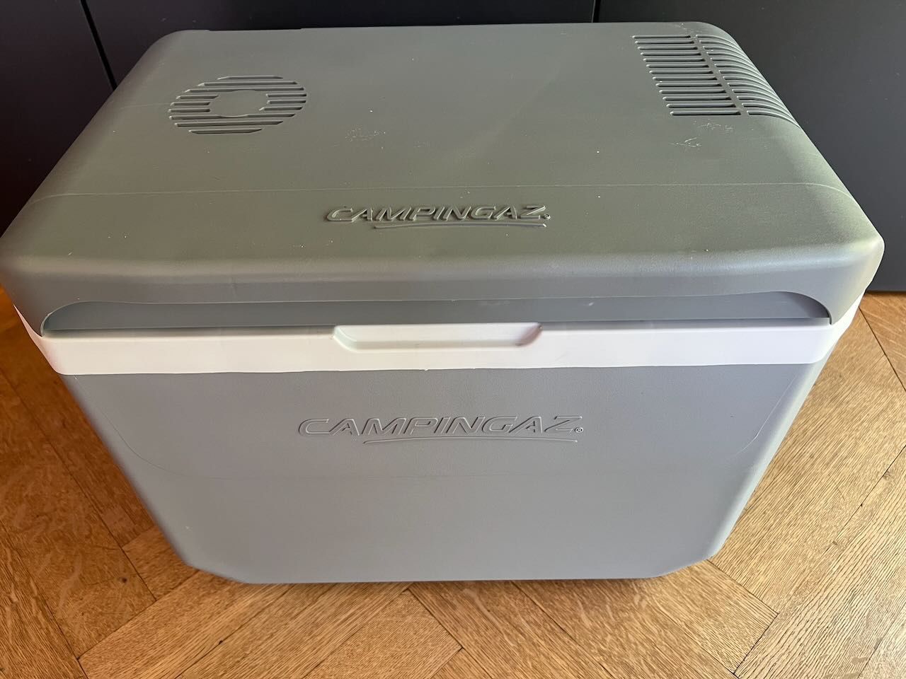 Campingaz Frigoriferi & Refrigeratori: Kühlbox Campingaz 36L 12v / 230V – Usato da Nussbaumen AG venduto da 68made