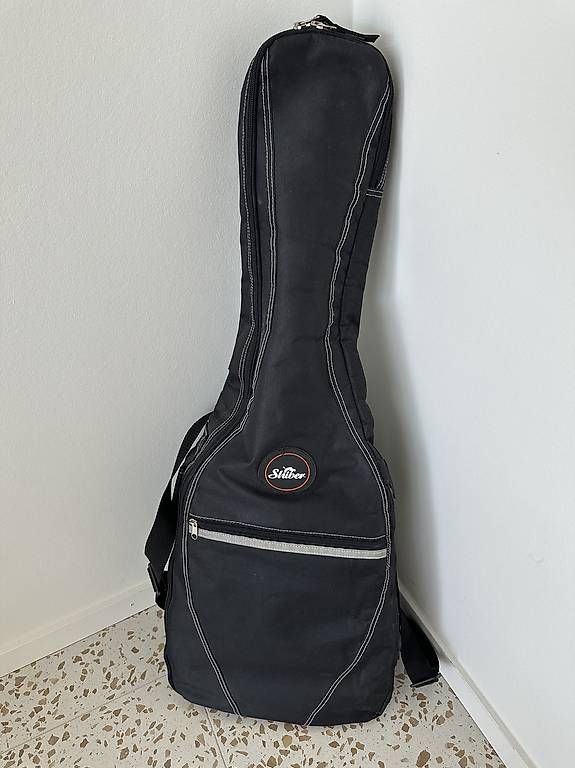 Strumenti musicali: Guitare Shiver pour enfant – Usato da Lausanne venduto da yoz_csv2 2
