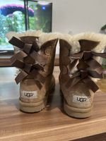 Bottes UGG Bailey Bow marron taille EU 33.5 occasion