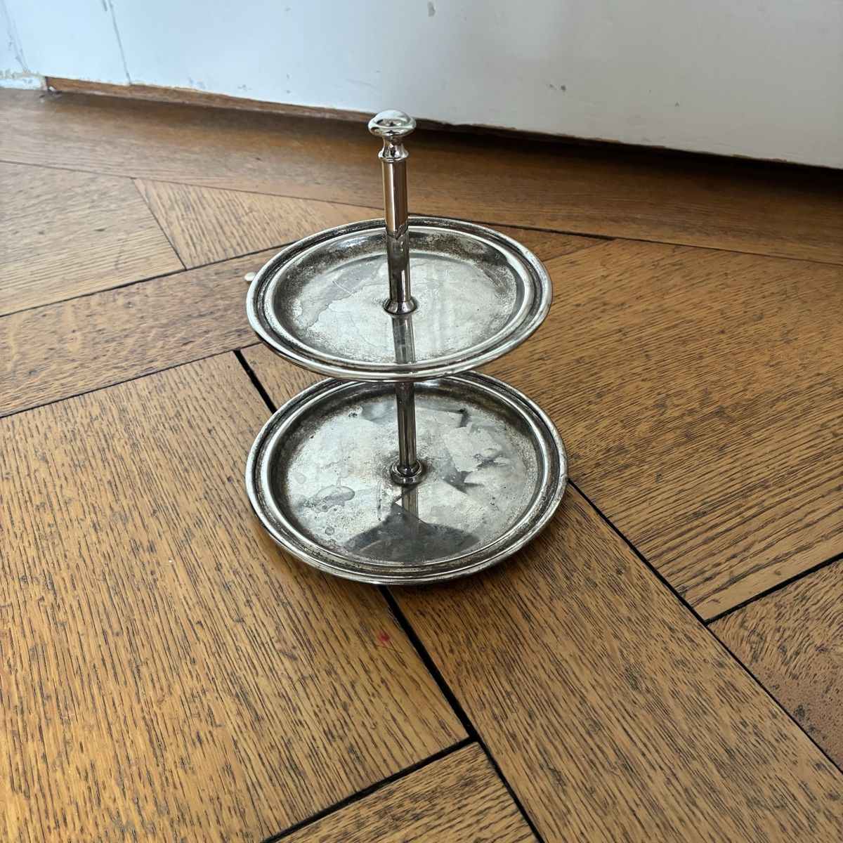 Tutte le decorazioni: Etagere klein – Usato da Winterthur venduto da bunteperlen 1