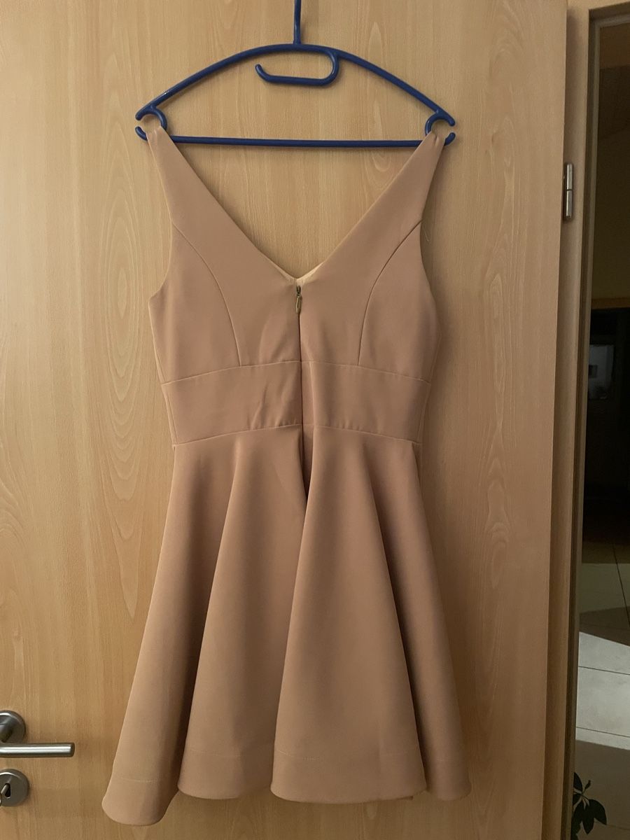 JJ’s House Vestiti: Robe NEUVE patineuse beige élégante – Nuovo (secondo la descrizione) da Montmollin venduto da alexrey 1