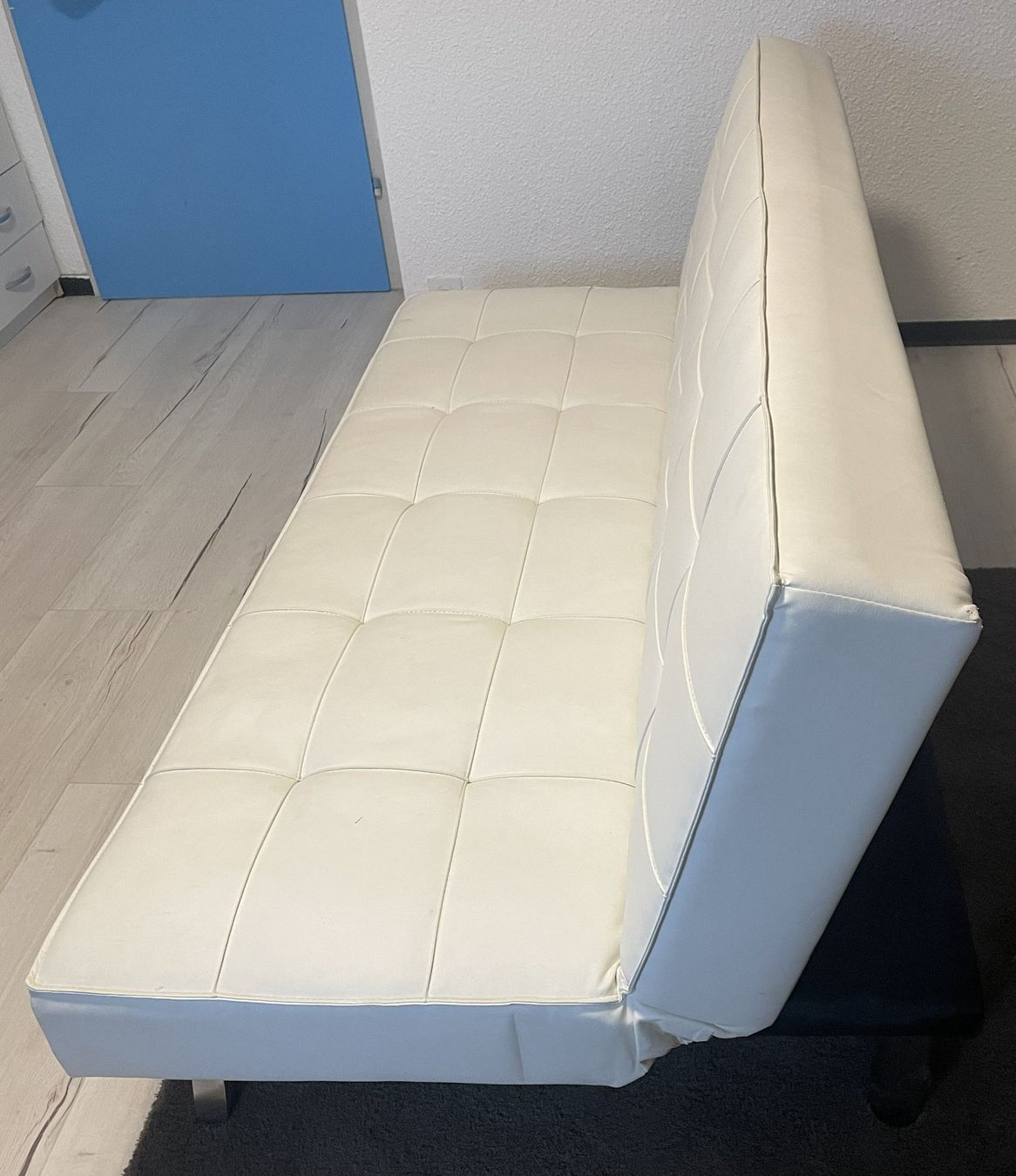 Divani: Weisses Bettsofa im Super Zustand – Usato da Niederhasli venduto da josapen 1