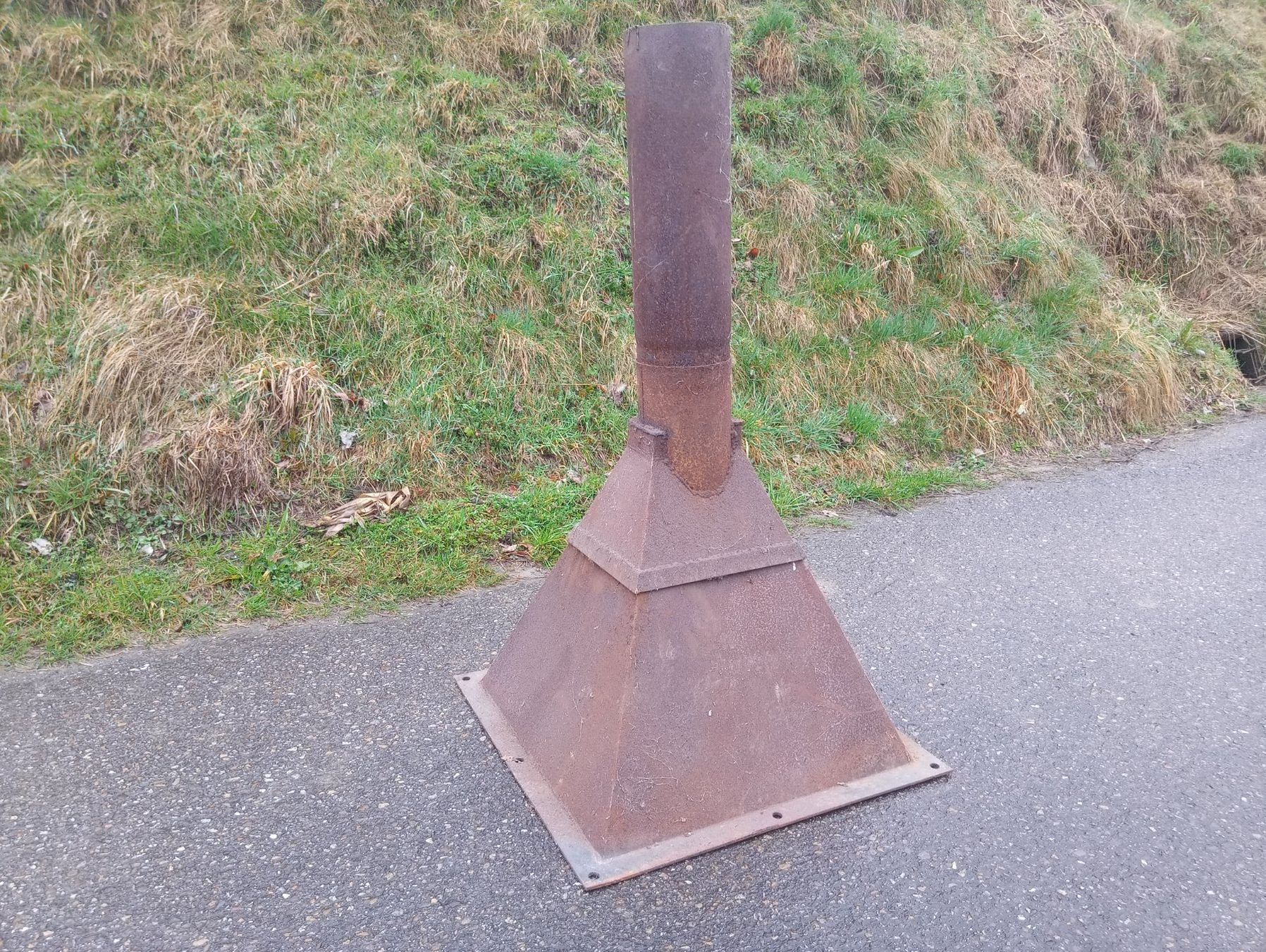 Cheminée: Rauchabzughaube, Kamin, Gartengrill – Gebraucht aus Hüswil von