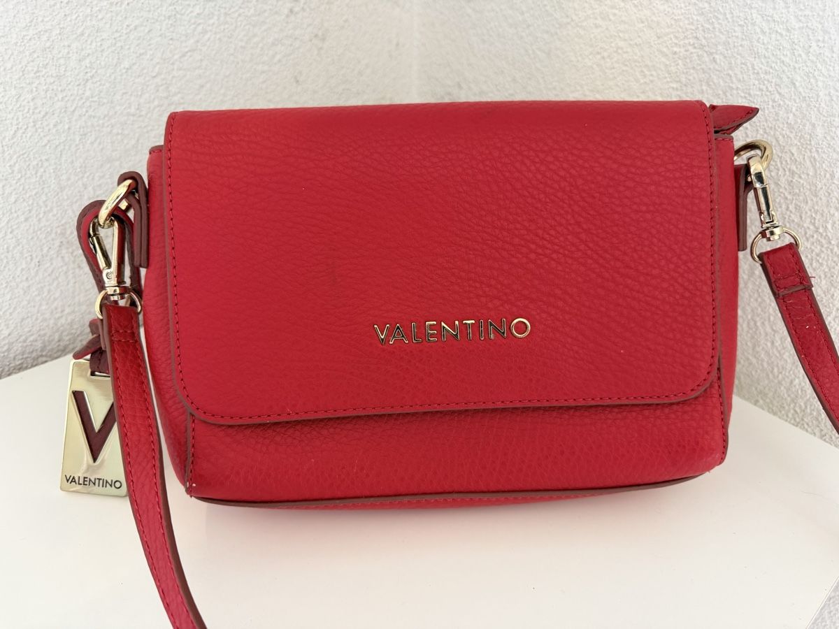 Valentino Borse da donna: Borsa tracolla Valentino rossa – Usato da Lodrino venduto da sis_w9jf