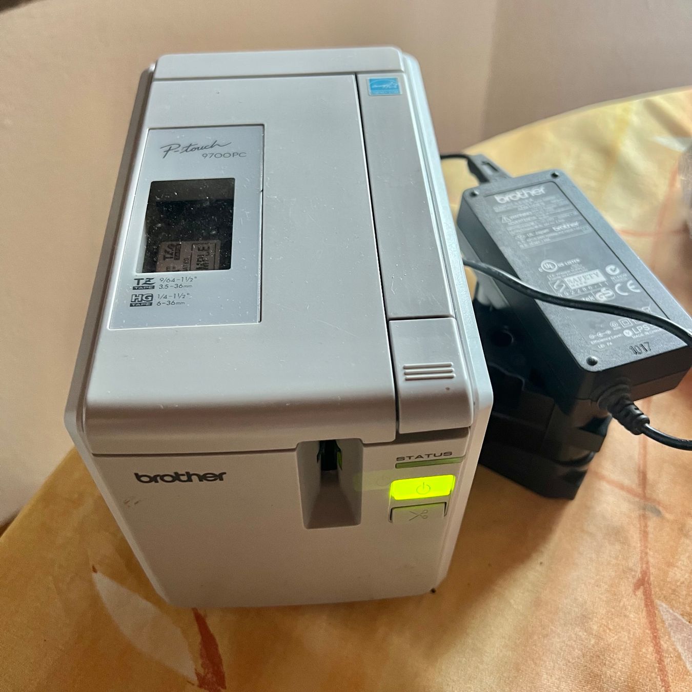 Brother Imprimantes: Brother P-Touch 9700PC, Profi Etiketten Drucker – D'occasion à Zürich par Gianni