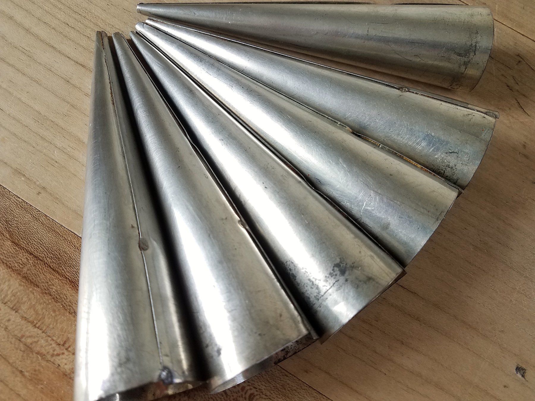 Backformen: 6 Cornet Formen Cremerollen Vanille Backform Schillerlocken – Gebraucht aus Rorschacherberg von Marubium 3