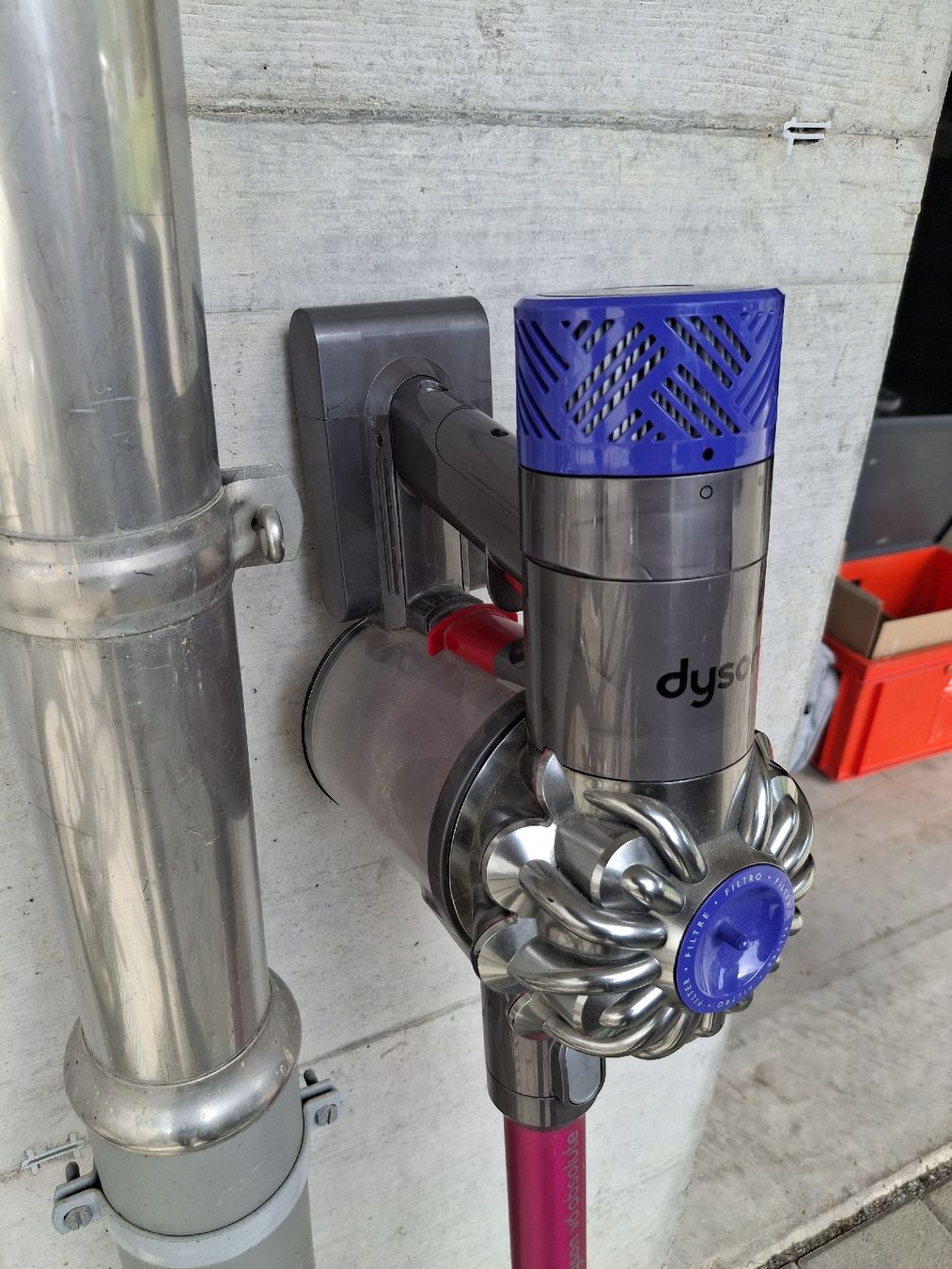 Staubsauger & Zubehör: Dyson v6 defekt – Defekt aus Lütisburg von ALSImmobau 2
