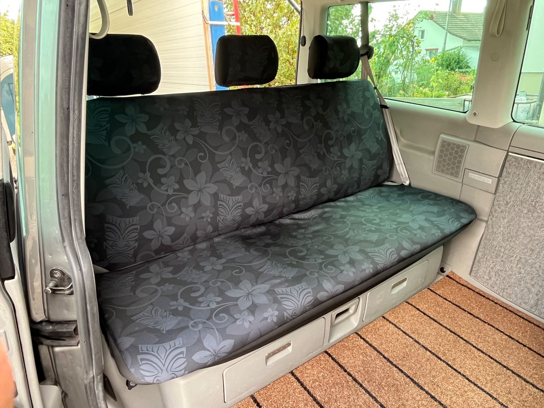Veicoli da campeggio: VW T4 Multivan Sitzüberzüge – Usato da Lengnau BE venduto da machete 5