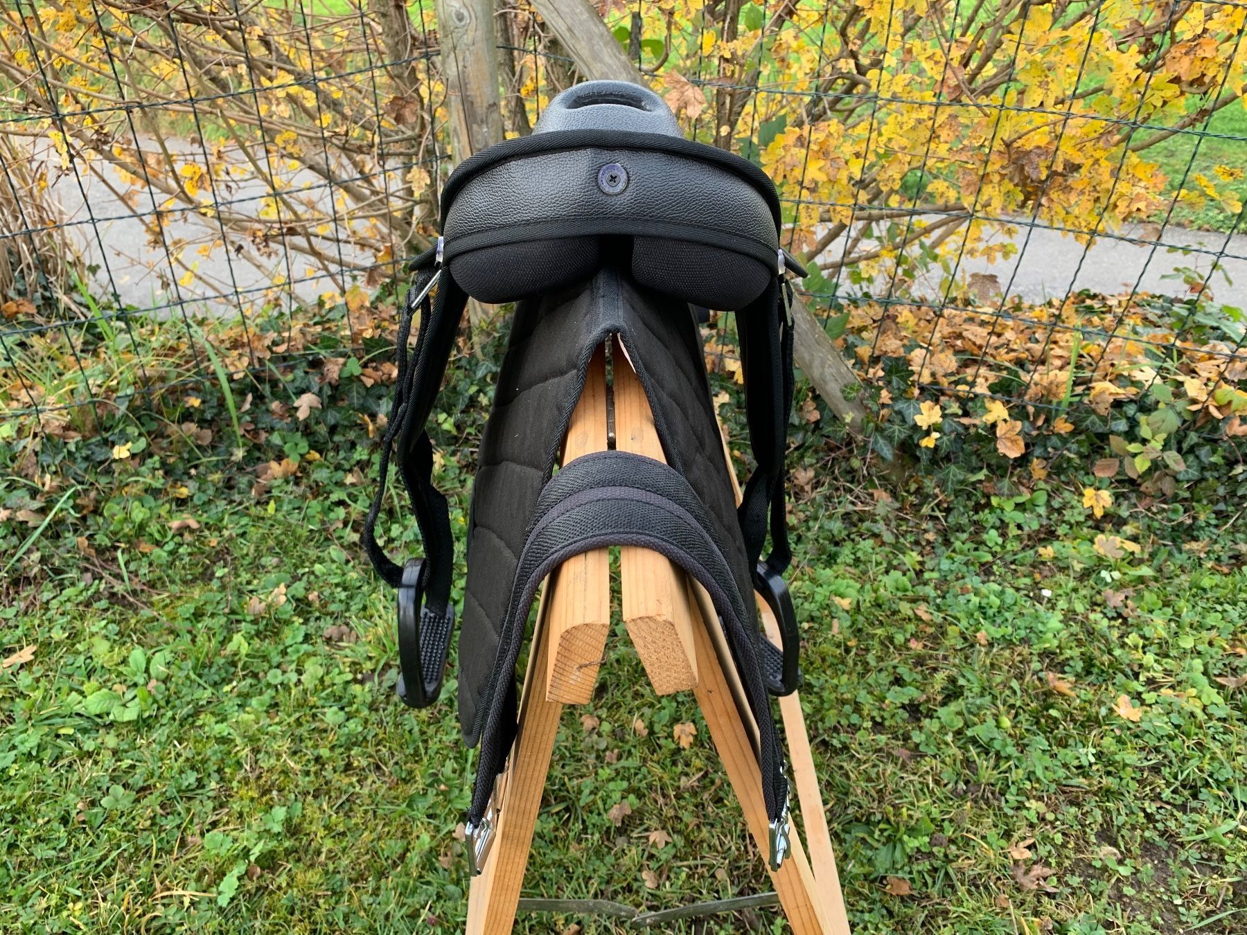 Selle & Accessori: schönes schwarzes Ponysätteli – Usato da Feldbach venduto da Fea1 6