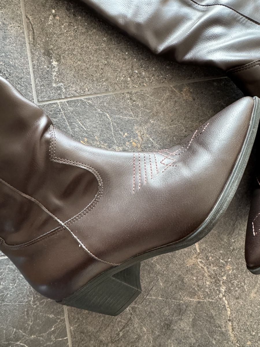 Scarpe da donna: Eleganter Stiefel – Usato da Effretikon venduto da Lunaaa_ 7